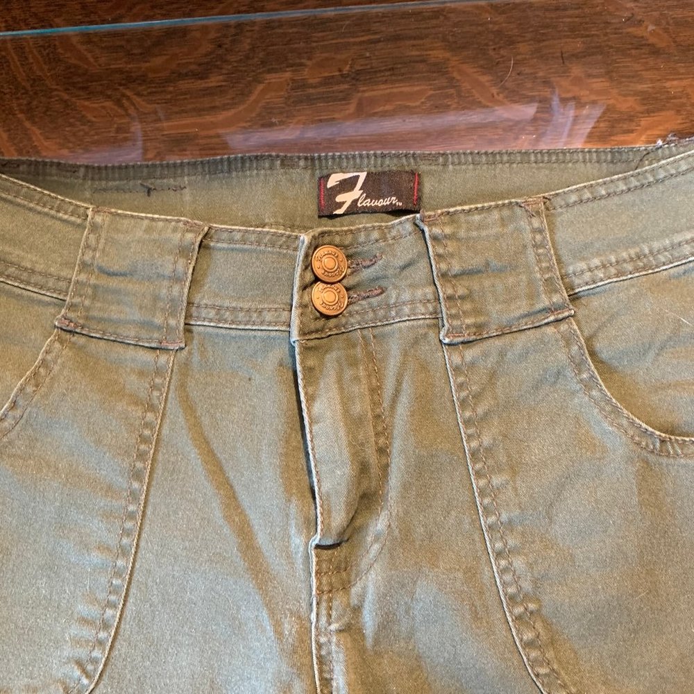 8 P Olive green cotton pants